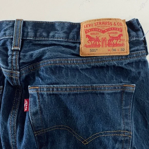 LEVIS 501 Mens Jeans. W36 L32 - Picture 4 of 4